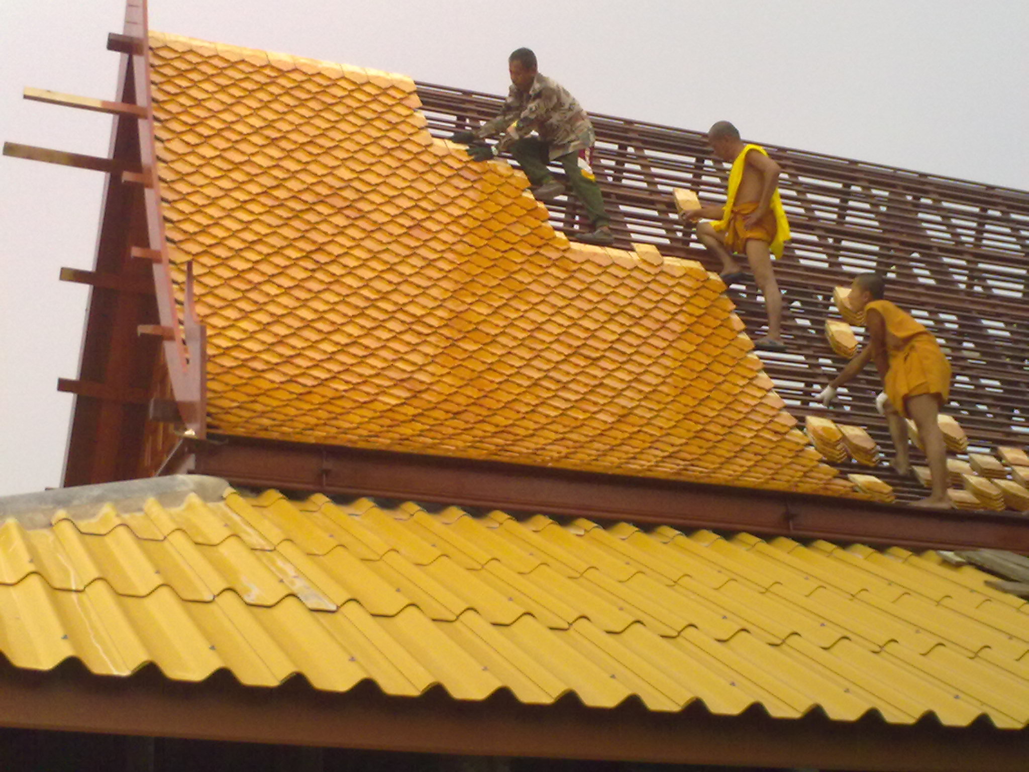 กระเบื้องสุโขทับสีเหลือง
